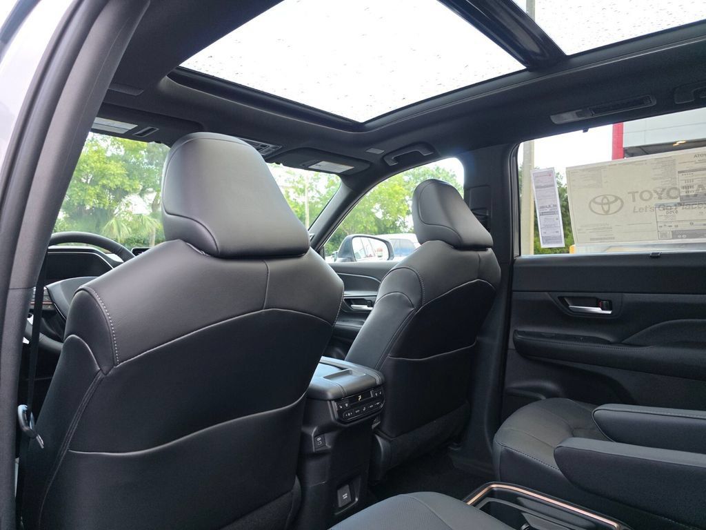 New 2026 Toyota Grand Highlander AWD Hybrid image 24