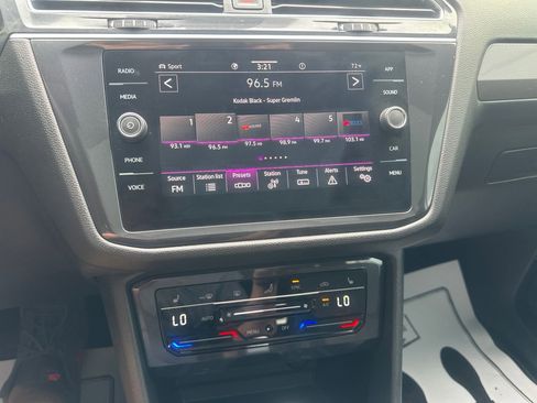 Used 2024 Volkswagen Tiguan SE R-Line AWD/4WD image 28