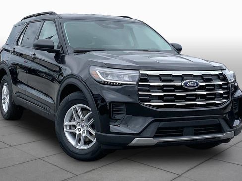 New 2026 Ford Explorer Active RWD image 2
