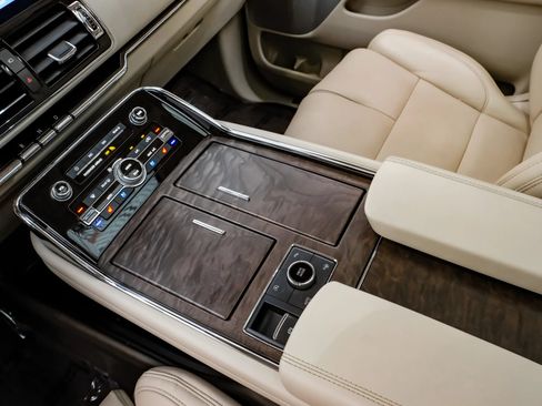 Used 2020 Lincoln Navigator Reserve w/ Luxury Package AWD/4WD image 20