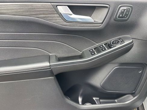 Used 2023 Ford Escape Platinum image 12