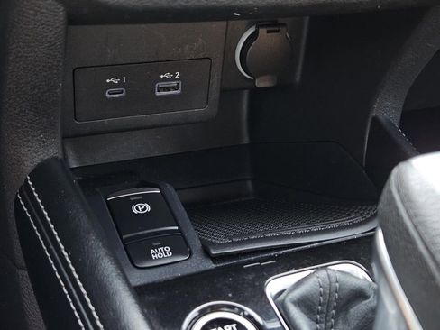 Used 2023 Nissan Kicks SR image 24