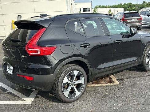 New 2026 Volvo XC40 B5 Core w/ Climate Package AWD/4WD image 29