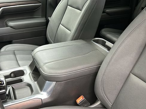 Used 2023 GMC Sierra 1500 SLT image 28