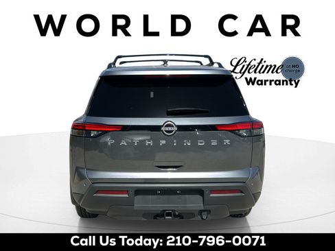 Used 2025 Nissan Pathfinder SV w/ SV Premium Package FWD image 4