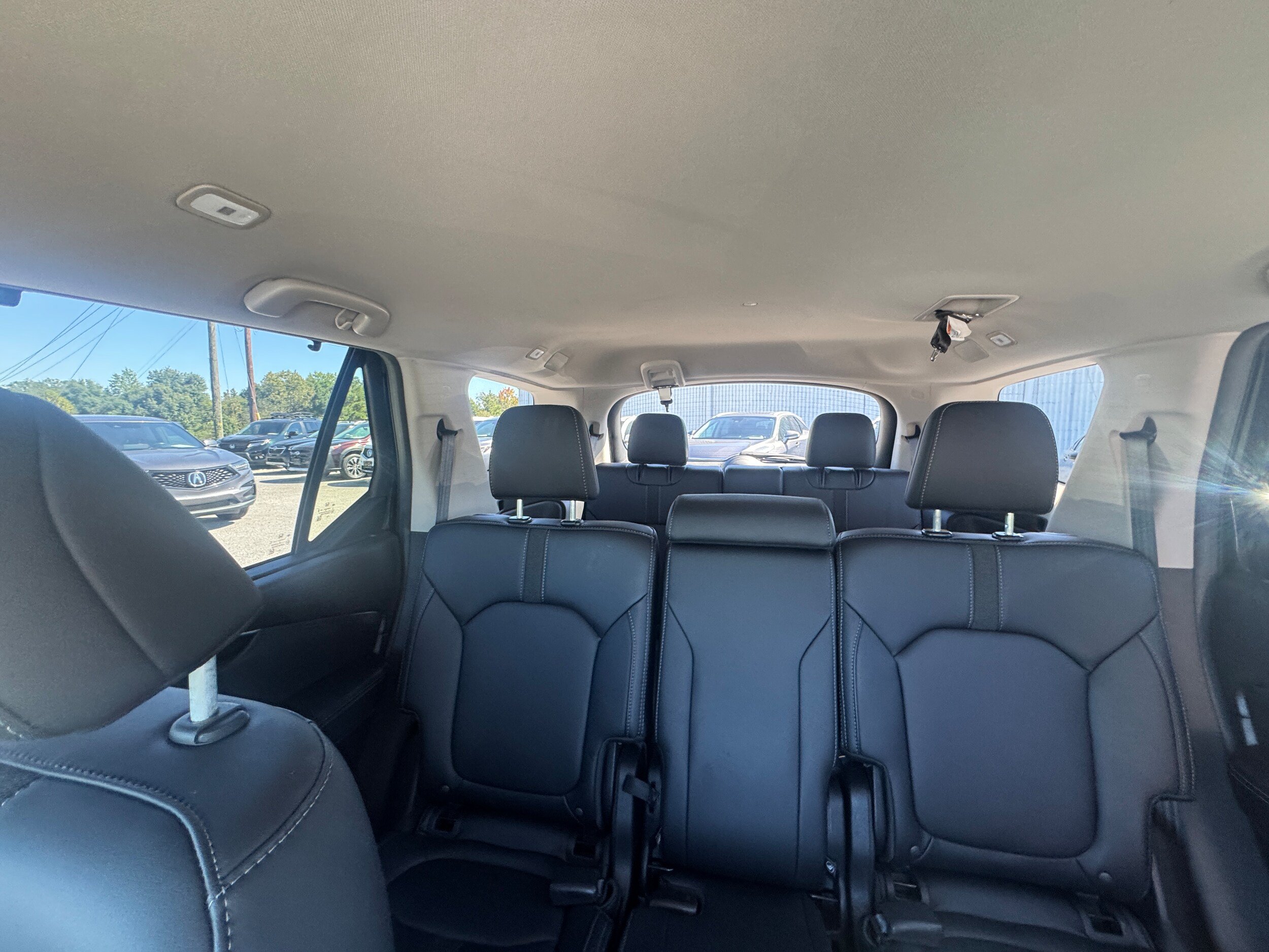 Used 2025 Honda Pilot EX-L image 11