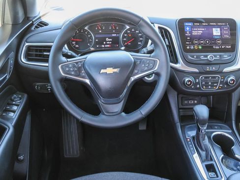 Used 2024 Chevrolet Equinox LT FWD image 4