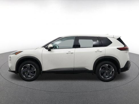 Used 2025 Nissan Rogue SV AWD/4WD image 4