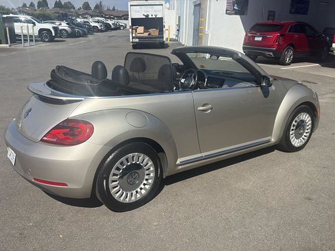 Used 2013 Volkswagen Beetle 2.5 FWD image 5