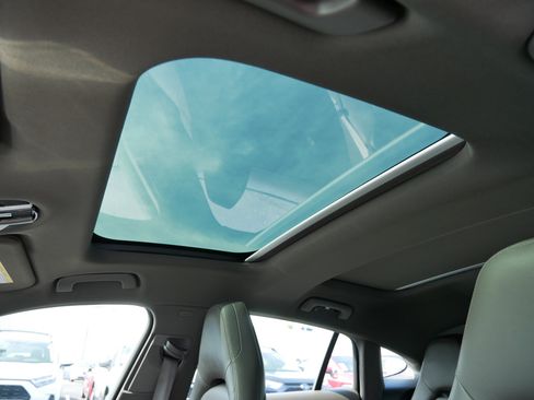 Used 2018 Porsche Panamera 4 image 32