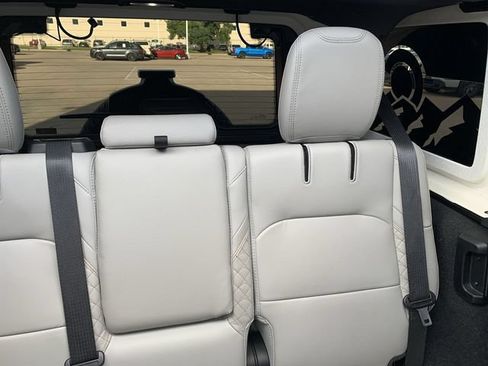 Used 2021 Jeep Wrangler Unlimited Sahara AWD/4WD image 17
