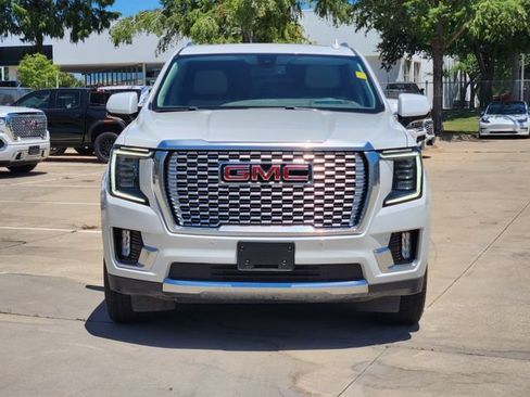 Used 2022 GMC Yukon XL Denali AWD/4WD image 2