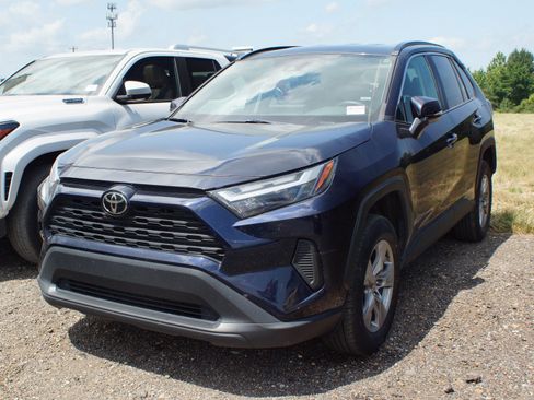 Used 2024 Toyota RAV4 XLE FWD image 1