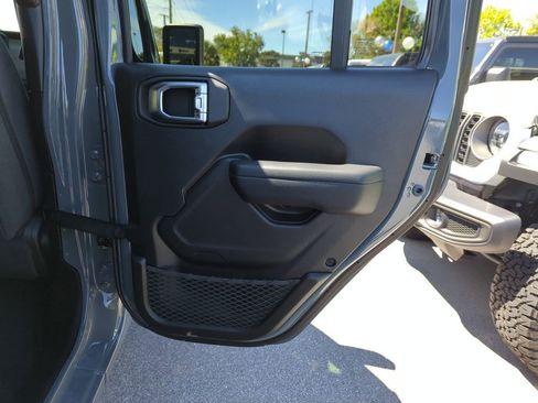 New 2026 Jeep Gladiator Sport AWD/4WD image 30