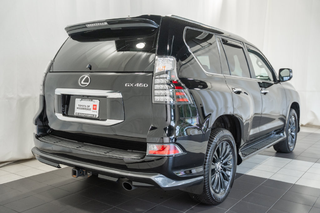 Used 2023 Lexus GX 460 Luxury w/ Sport Design Package AWD/4WD image 4