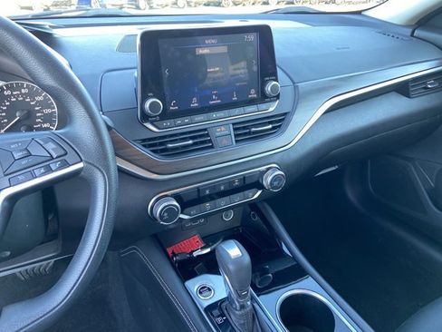 Used 2023 Nissan Altima 2.5 SV image 22