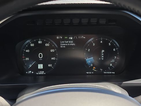 Used 2016 Volvo XC90 T6 Momentum w/ Momentum Plus Package AWD/4WD image 22