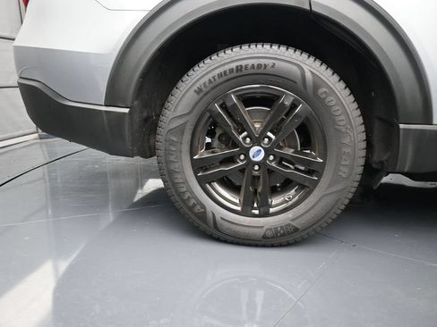 Used 2022 Ford Explorer XLT AWD/4WD image 10