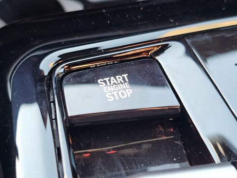 Certified 2025 BMW 530i xDrive 530i xDrive w/ Premium Package image 21