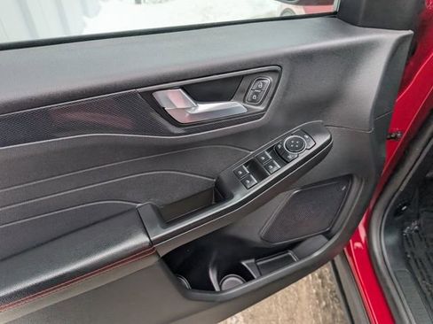 Used 2025 Ford Escape ST-Line image 9