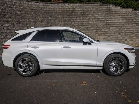 New 2026 Genesis GV70 2.5T image 3