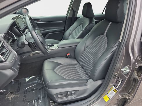 Used 2024 Toyota Camry SE FWD image 12