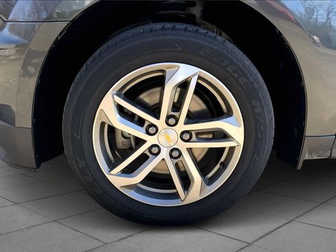 Used 2017 Chevrolet Equinox Premier w/ Enhanced Convenience Package image 11