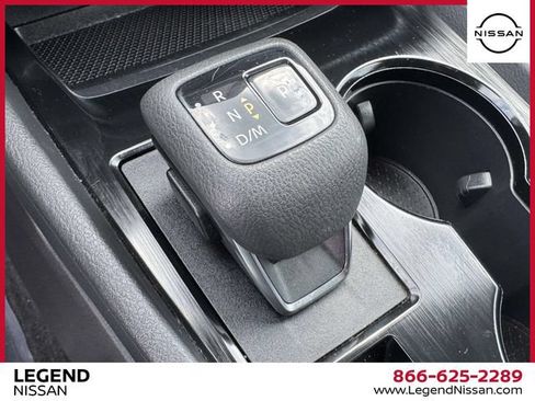 Used 2023 Nissan Rogue S AWD/4WD image 30