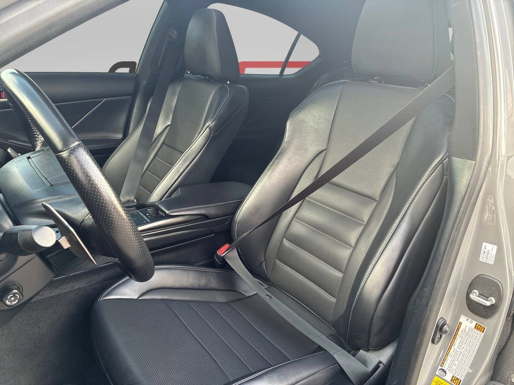 Used 2025 Lexus IS 350 F Sport RWD image 11