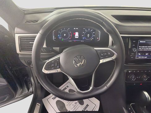 Certified 2023 Volkswagen Atlas Cross Sport SE w/ Panoramic Sunroof Package FWD image 11