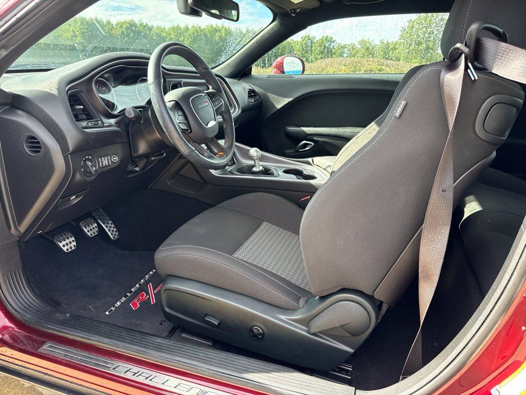 Used 2019 Dodge Challenger R/T RWD image 13