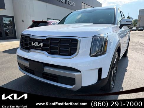 Certified 2024 Kia Telluride S w/ S Sunroof Package AWD/4WD image 3