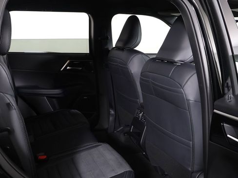 New 2026 Mitsubishi Outlander LE AWD/4WD image 30