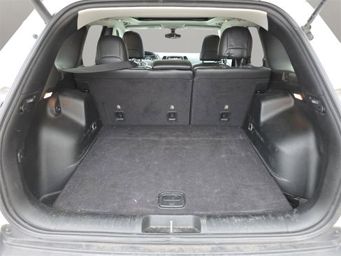 Used 2019 Jeep Cherokee Limited image 28