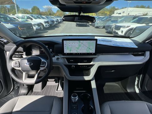 New 2025 Ford Explorer Active w/ Active Comfort Package image 23