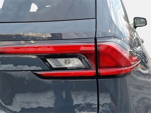 Certified 2024 Toyota Grand Highlander Limited image 16