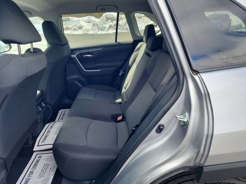 Used 2020 Toyota RAV4 XLE w/ Carpet Mat Package image 24