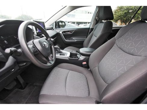 Used 2024 Toyota RAV4 XLE w/ Convenience Package FWD image 15