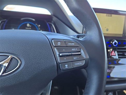 Used 2020 Hyundai Ioniq Limited image 17