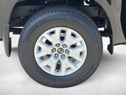Used 2022 Nissan Frontier 2WD Crew Cab image 14