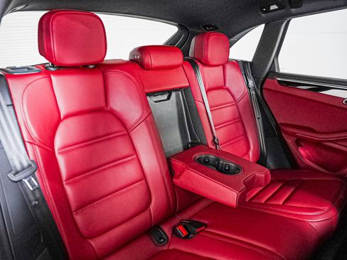 Used 2025 Porsche Macan S image 6