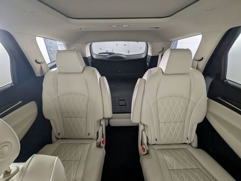 Certified 2023 Buick Enclave Avenir w/ Avenir Technology Package image 32