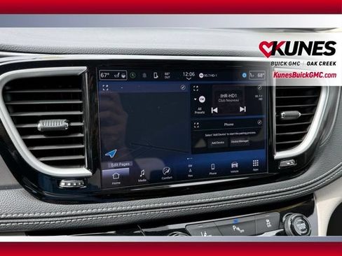 Used 2024 Chrysler Pacifica Limited FWD image 34
