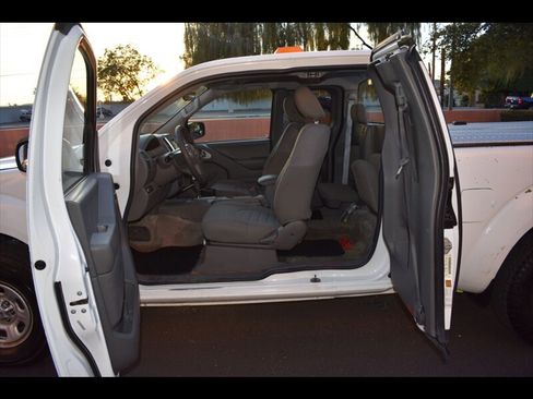 Used 2018 Nissan Frontier S image 17