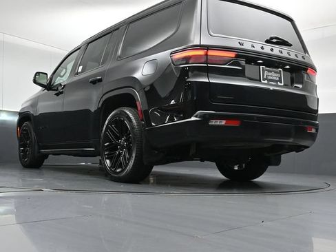 Used 2023 Jeep Wagoneer Series II AWD/4WD image 42