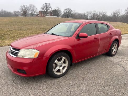 Used 2012 Dodge Avenger SXT FWD image 2