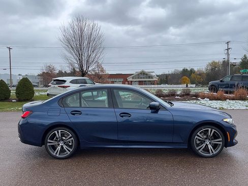 Certified 2023 BMW 330i xDrive Sedan w/ Convenience Package image 5