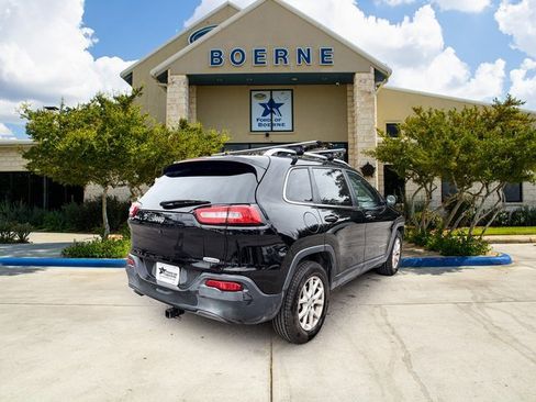 Used 2018 Jeep Cherokee Latitude image 5