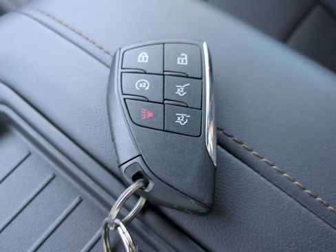 Used 2022 Chevrolet Suburban High Country image 37