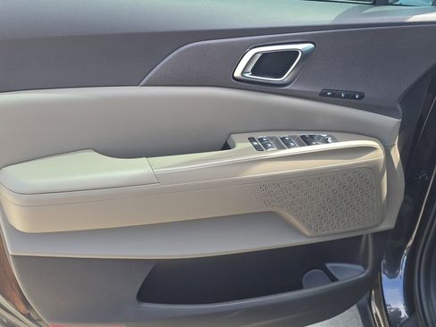 New 2026 Kia Carnival EX FWD image 19